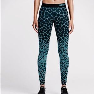 NIKE WOMEN DRI-FIT ENG GIRAFFE TIGHTS Blk/Green L